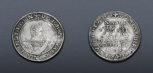 Lot 825 image