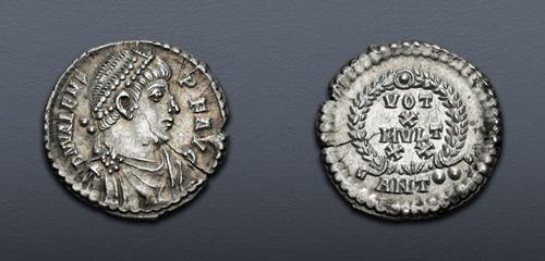 Lot 674 image