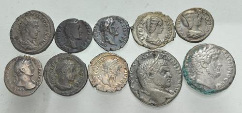 Lot 819 image