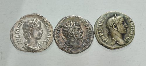 Lot 820 image